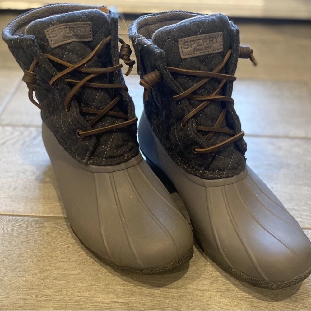Sperry Gray Quilted Duck Boots with Brown Laces wool